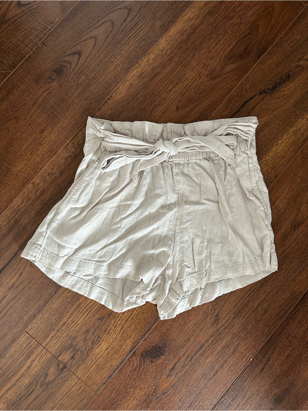Abercrombie & Fitch Cream Paperbag Tie-Waist High-Rise Shorts